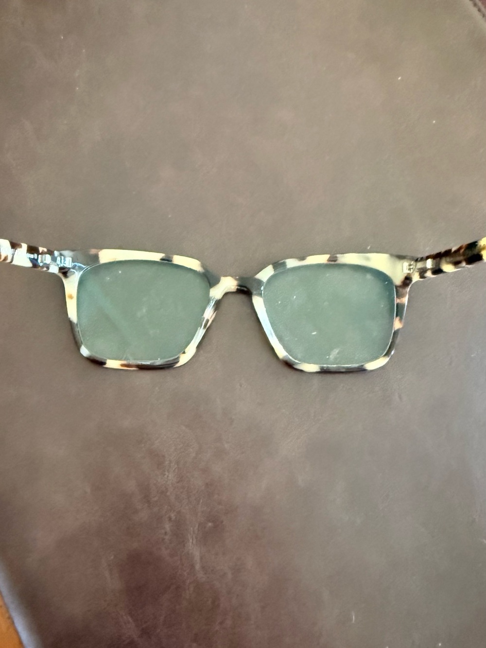 Warby Parker Beige and Brown Tortoiseshell Frames - Picture 7 of 9